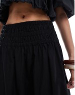 poplin midi skirt in black